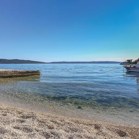 Three-bedroom In Kastel Sucurac Hébergement de vacances *