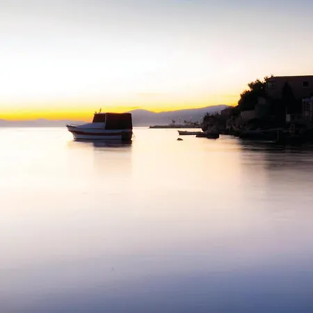 Gorgeous In Kastel Sucurac With Wifi Сasa de vacaciones *